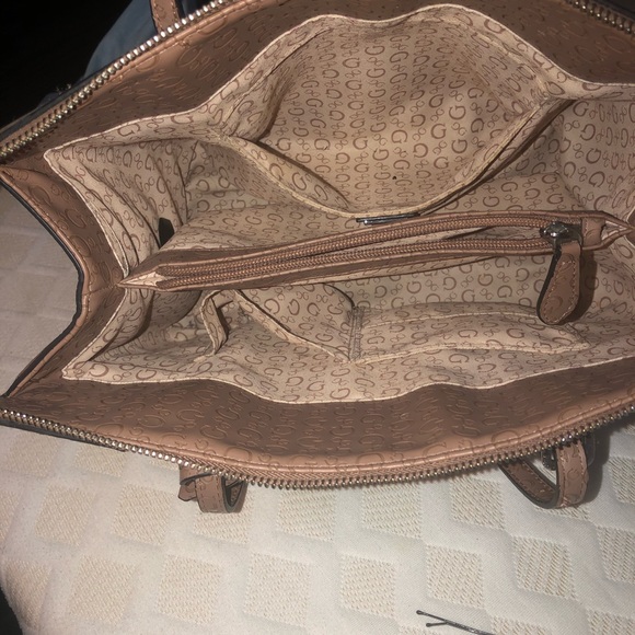 Woman’s handbag good conditions. - Picture 2 of 6